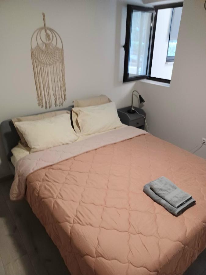 Varkiza Seaside Apts Екстер'єр фото