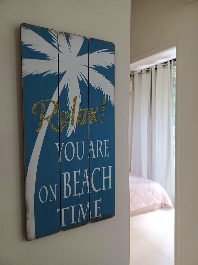 Varkiza Seaside Apts Екстер'єр фото